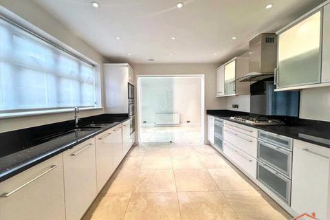 4 bedroom detached house for sale, Acacia Close, Stanmore