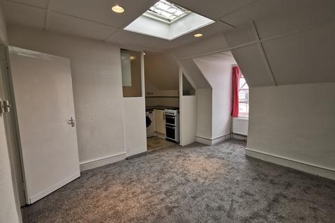 1 bedroom flat to rent, St. Julians Road, London