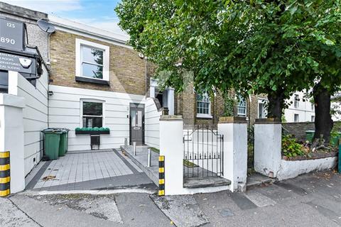 2 bedroom house to rent - Shooters Hill Road, Blackheath
