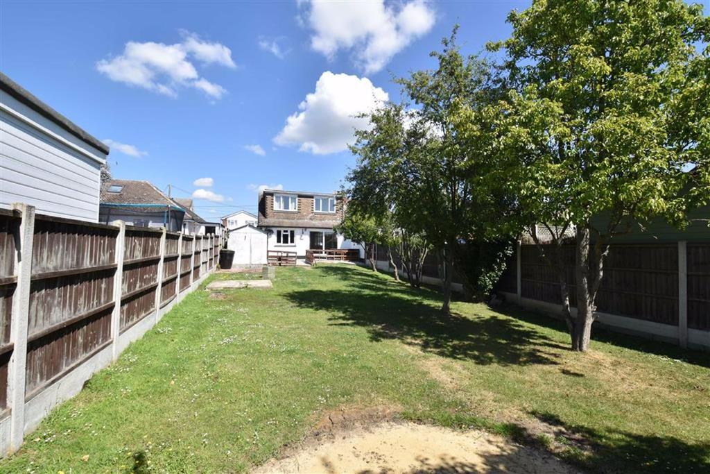 Alexandra Road, Ashingdon, Essex 4 bed chalet £315,000