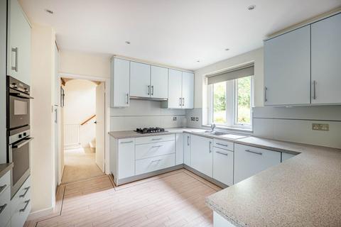5 bedroom house to rent, College Road