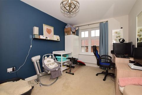 2 bedroom ground floor flat for sale - Germander Avenue, Halling, Rochester, Kent