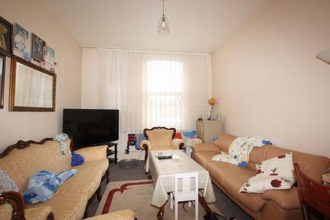 1 bedroom flat to rent, Blackstock Road, Finsbury Park, N4