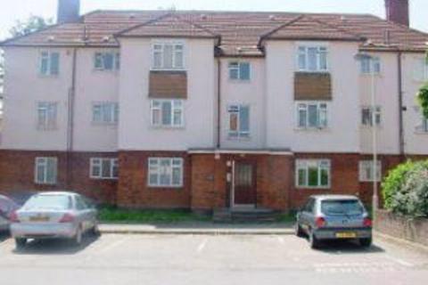 3 bedroom flat to rent - Oakhall Court, Harrier Avenue, Wanstead E18
