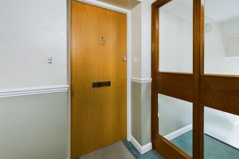 2 bedroom flat for sale, Caxton Way, Haywards Heath, RH16