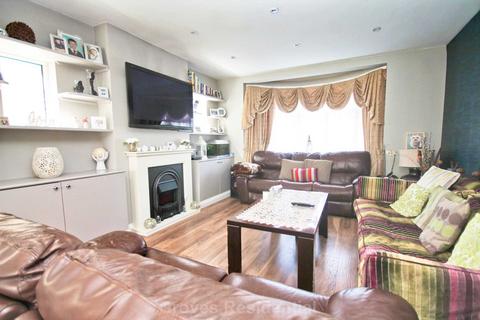 4 bedroom semi-detached house to rent, Grand Drive, London