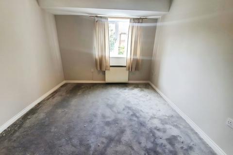 2 bedroom apartment to rent, Woodeson Lea, Leeds LS13