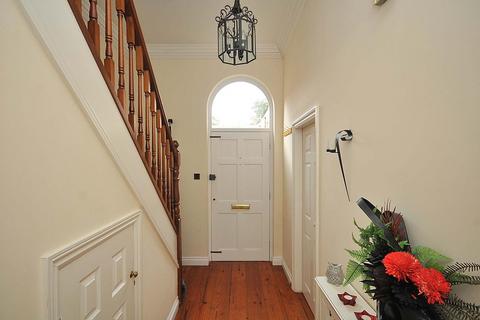 3 bedroom mews to rent, Tabley House, Knutsford