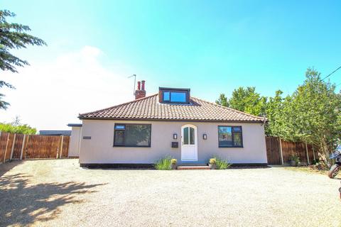 4 bedroom detached bungalow for sale - Brundall Road, Blofield