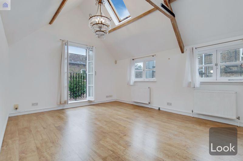 House in London - View 3