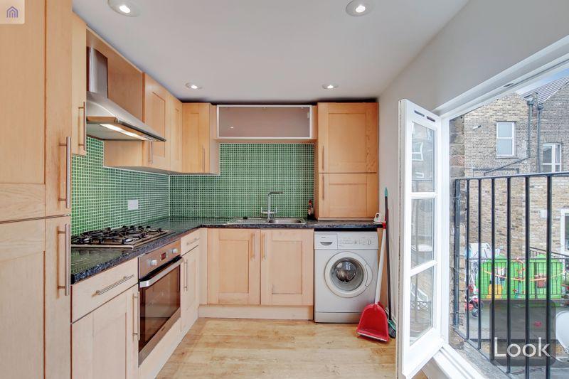 House in London - View 4