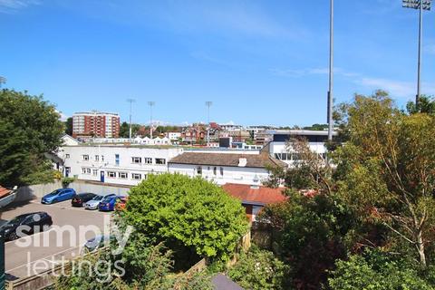 2 bedroom flat to rent, Wilbury Road, Hove