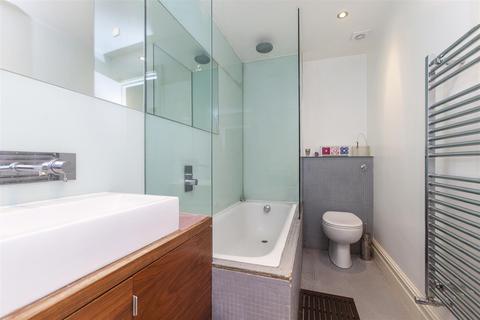 1 bedroom flat for sale, Walm Lane, NW2