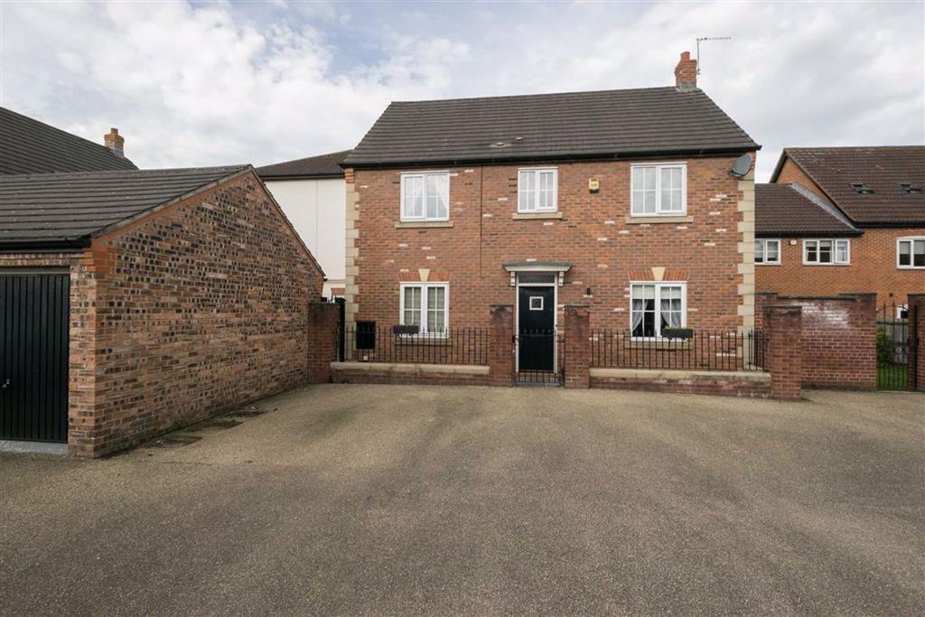 Pennymoor Drive 4 bed detached house £279,950