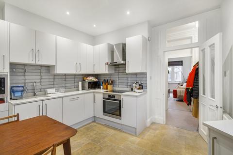 2 bedroom flat to rent, Kings Court Mansions, 729 Fulham Road, Parsons Green, London