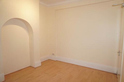 1 bedroom in a house share to rent, Drayton Avenue, West Ealing