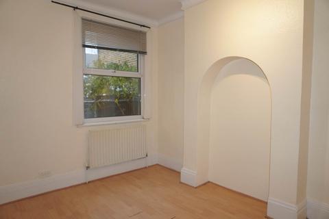 1 bedroom in a house share to rent, Drayton Avenue, West Ealing