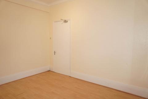 1 bedroom in a house share to rent, Drayton Avenue, West Ealing