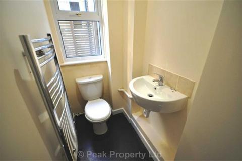 1 bedroom in a house share to rent, St  Helens Road, Westcliff On Sea SS0