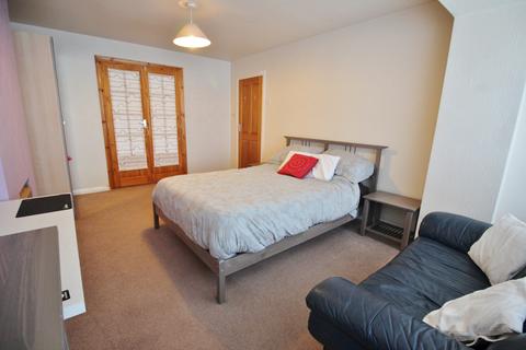 4 bedroom semi-detached house to rent - Heronscroft, Bedford MK41