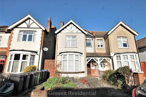 2 bedroom flat to rent, Lime Grove, New Malden
