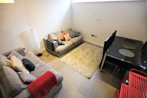 3 bedroom flat to rent, London N7