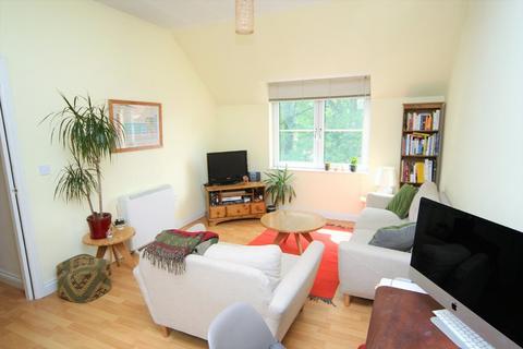 2 bedroom apartment to rent, Lawrence Cloisters, York YO10