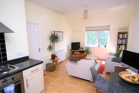 2 bedroom apartment to rent, Lawrence Cloisters, York YO10