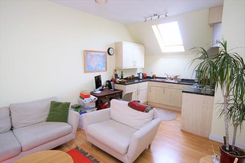 2 bedroom apartment to rent, Lawrence Cloisters, York YO10