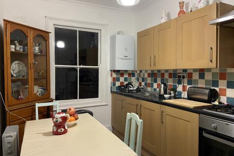 3 bedroom flat share to rent, ELSHAM ROAD, KENSINGTON, OLYMPIA, LONDON W14