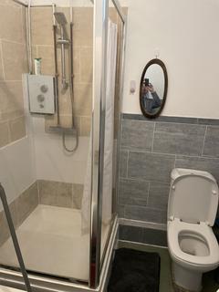1 bedroom in a flat share to rent, ELSHAM ROAD, KENSINGTON, OLYMPIA, LONDON W14