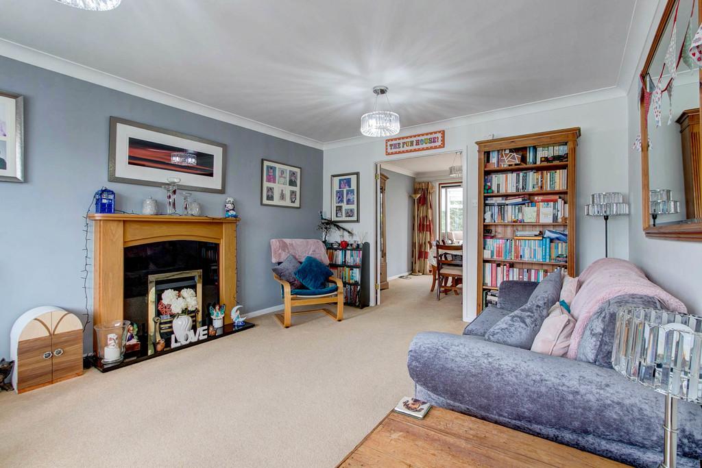 Weatheroak Close, heath, Redditch, B97 5TF 4 bed detached house £