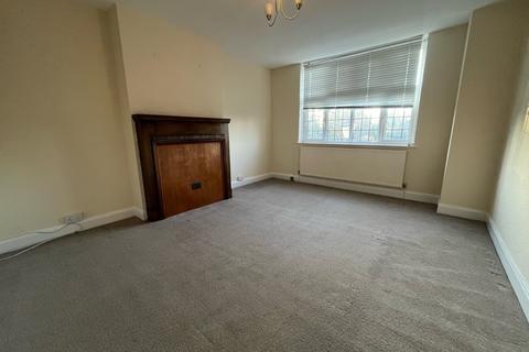 2 bedroom flat to rent, Warwick Road, Solihull, West Midlands, B91