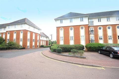 2 bedroom apartment to rent, Walsingham Close, Hatfield