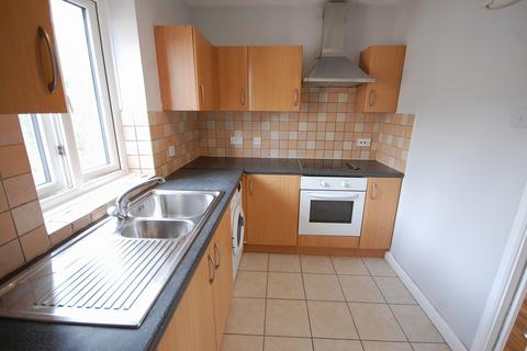 2 bedroom apartment to rent, Walsingham Close, Hatfield