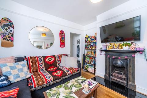 1 bedroom apartment to rent, Milton Road, Hampton