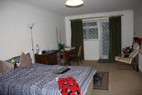 4 bedroom flat to rent - Lovelace Road, Surbiton