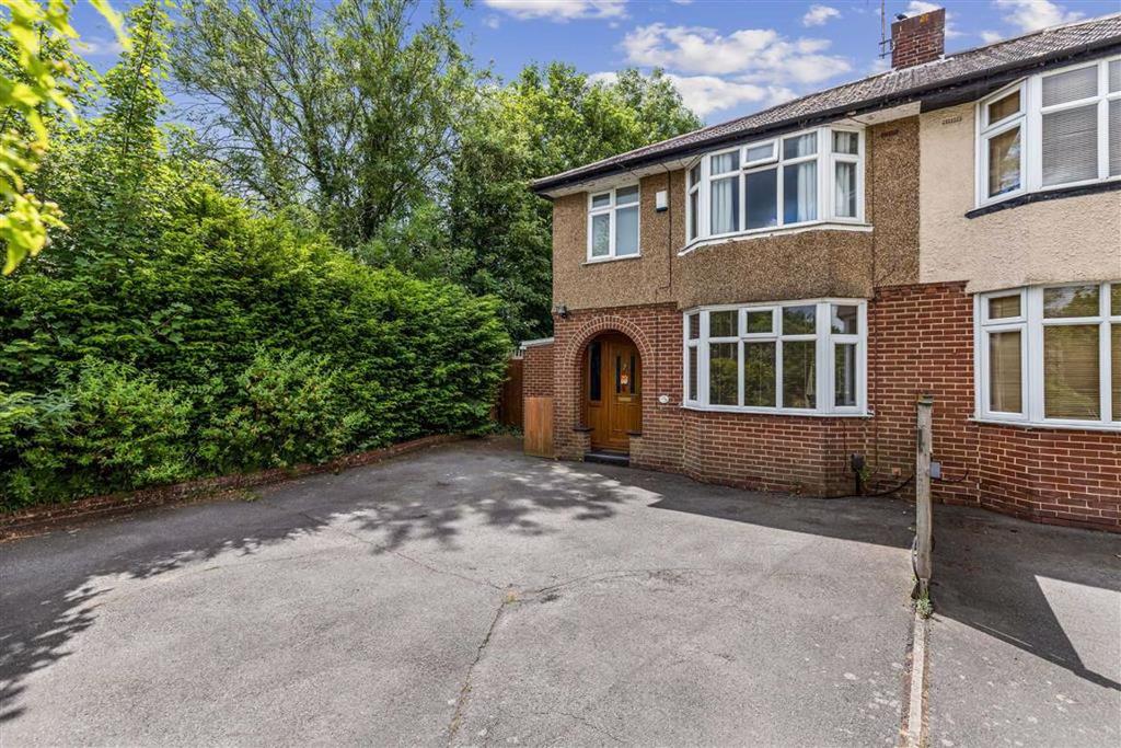 Hythe Road, Ashford, Kent 3 bed semidetached house £322,500