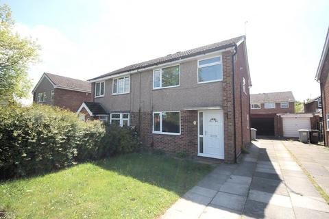 3 bedroom semi-detached house to rent, Heron Close, Knutsford