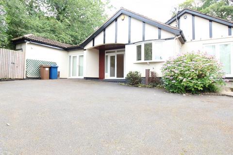 4 bedroom detached bungalow to rent, Church Road, Stonnall, WS9