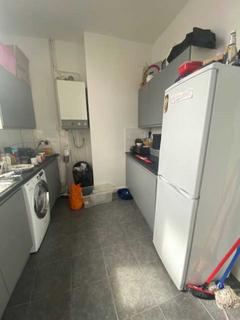 4 bedroom flat to rent, Upperbrook Street, Manchester