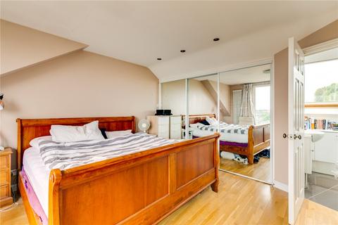 4 bedroom maisonette to rent - Schubert Road, London