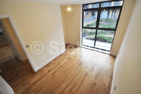 2 bedroom apartment to rent, Sussex Way, London, N7