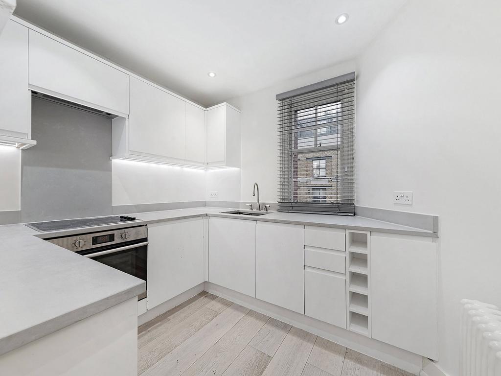 Shaftesbury Avenue London W1D 1 Bed Apartment 2 015 Pcm 465 Pw 