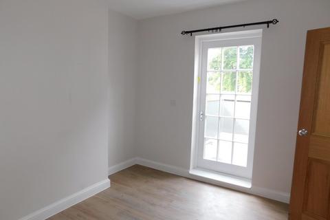 2 bedroom apartment to rent, Burton Road, Streethay