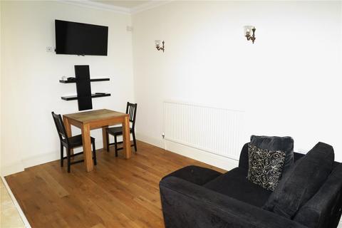 1 bedroom in a house share to rent, Firgrove Hill, Farnham, GU9