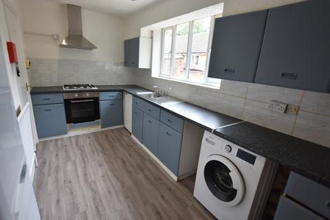 2 bedroom ground floor flat to rent, Flat 2 Charnwood House