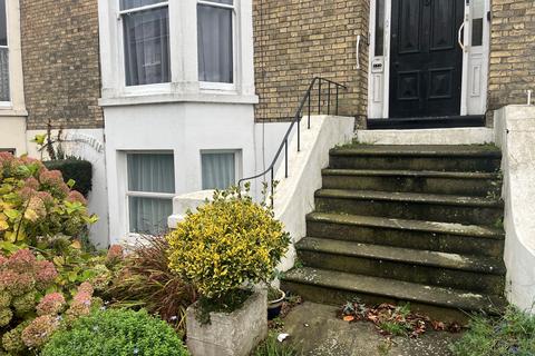 1 bedroom flat to rent, Flat 1, 9 Maison Dieu Road, Dover