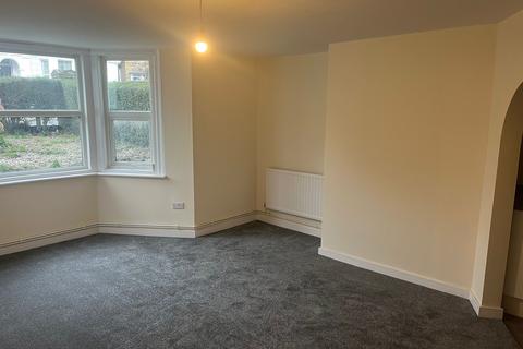 1 bedroom flat to rent, Flat 1, 9 Maison Dieu Road, Dover