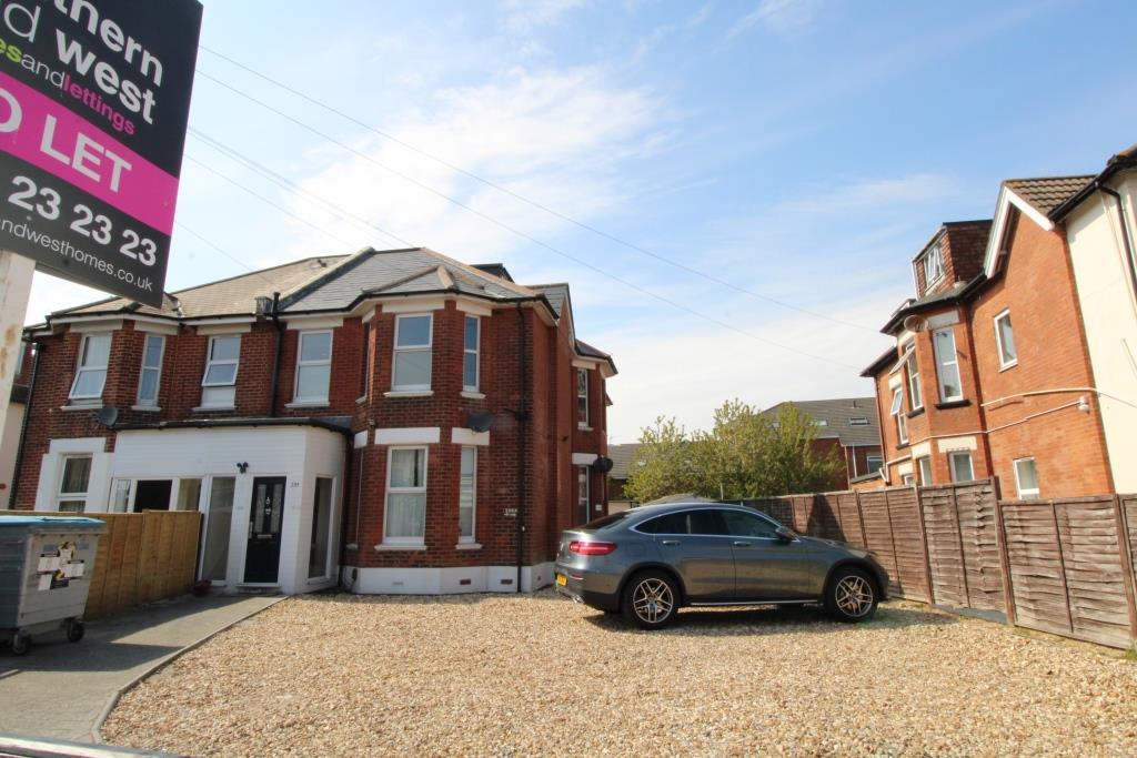 Holdenhurst Road, Bournemouth BH8 Studio to rent £400 pcm (£92 pw)